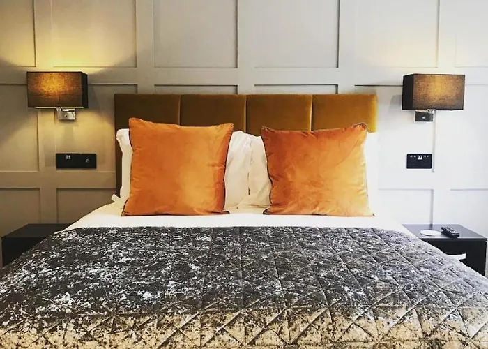 Bijou Boutique Luxury One And Two Bedroom Apartments, Central Location,Parking