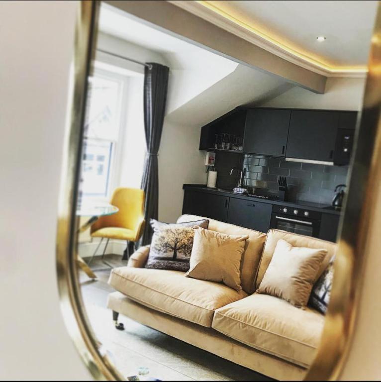 Bijou Boutique Luxury One And Two Bedroom Apartments, Location,parking Apartment *